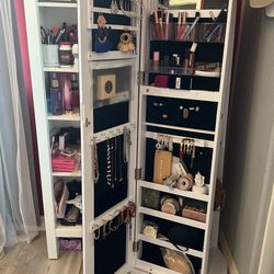 Mirror Jewelry Stand