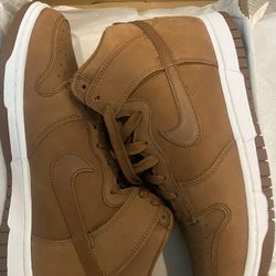 Nike Dunk High Size 8.5 Men Or 10 Women