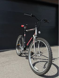 Giant Boulder 26" Mountain Bike