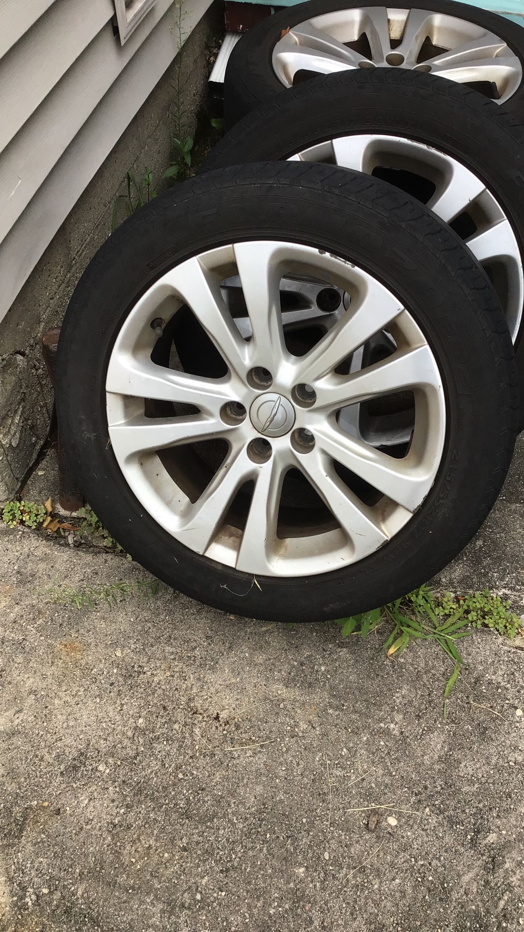 4 Dodge Rims In Good Condition Tires Are Bad $100