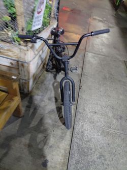 Mongoose 20' BMX bike
