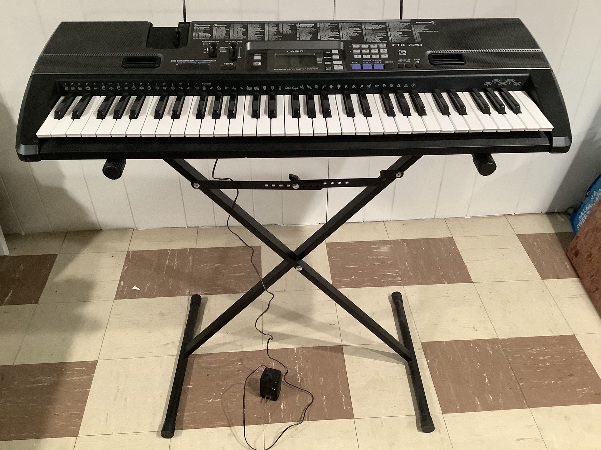 CASIO KEYBOARD  WITH STAND