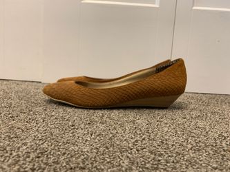 Matt Bernson wedges sz 7
