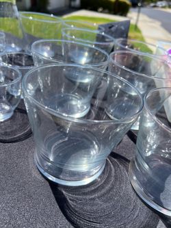 Clears mini vases (8 available)