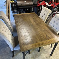 Kitchen/Dining table