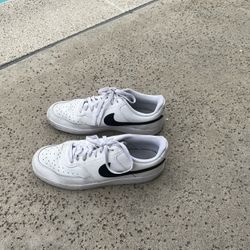 Nike Casual Shoes Size 11
