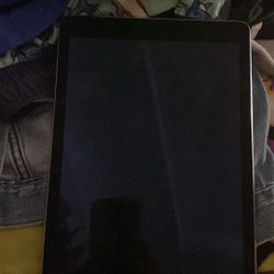 iPad READ DESCRIPTION !!