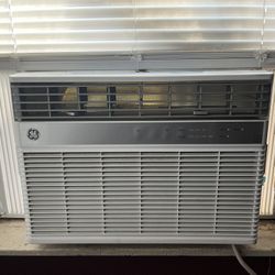 GE AC Unit 12,000 BTU