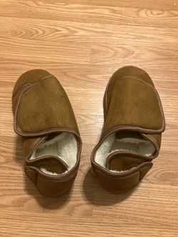 Women’s adjustable slippers