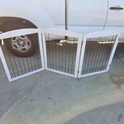 freestanding gate