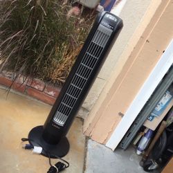 Lasco 32” Tower Fan With Oscillating 