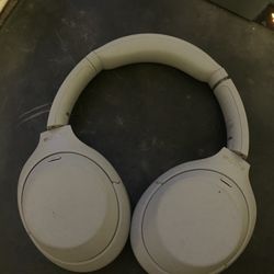 Sony WH- 1000XM4 noise canceling overhead headphones
