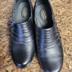 Clarks  Women Closed Toe Shoes