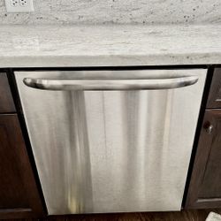 Frigidaire Gallery/Electrolux 24" Smudge-Proof Stainless Steel Built-In Dishwasher