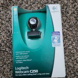  Logitech C250 Built-in RightSound Microphone & Enhanced VGA Sensor Webcam