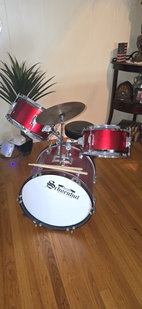 Schoenhut 5-Piece Drum Set - Red