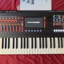 Roland FANTOM-6 EX - Like New
