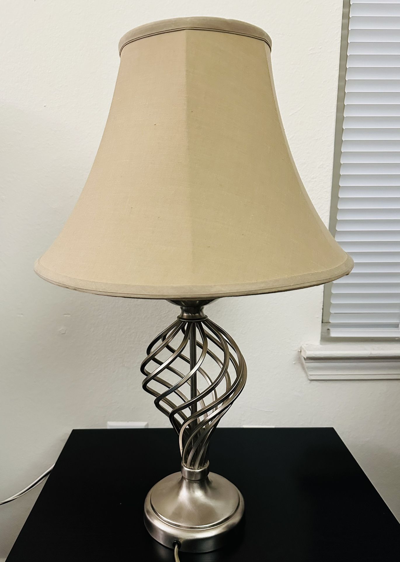 Table Lamp With Bulb