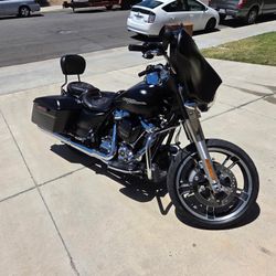 2017 Harley Davidson FLHX