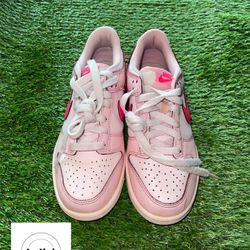 Nike Triple Pink low Dunks