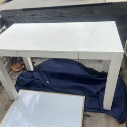White Desk 
