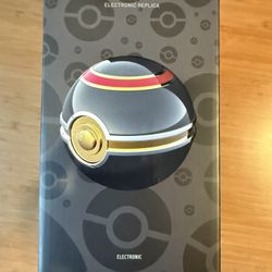 Pokemon Die-Cast Luxury Ball Replica 