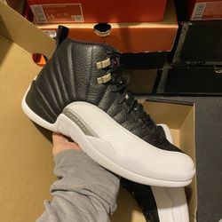 Jordan Playoff 12s size 9.5 VNDS