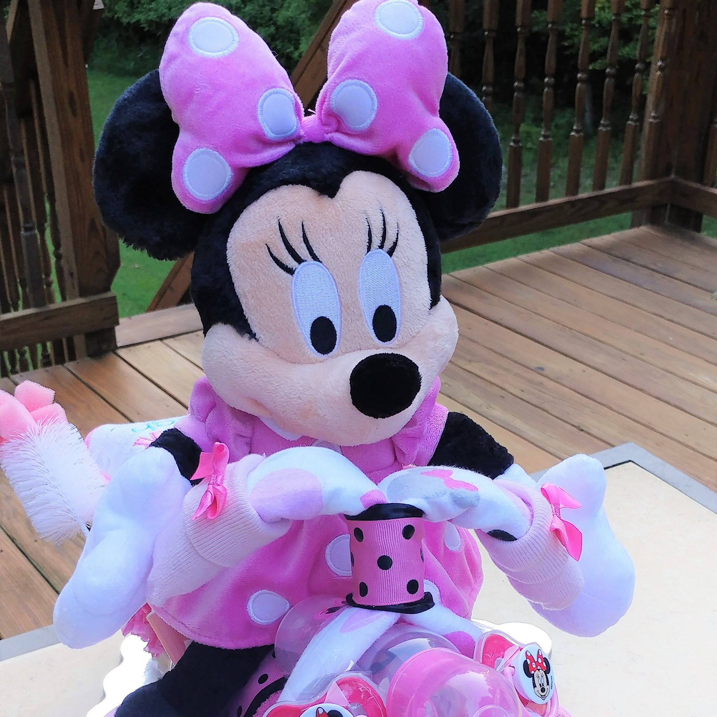 Cute Minnie Mouse Motorcycle Diaper Cake – Girls Pink and White