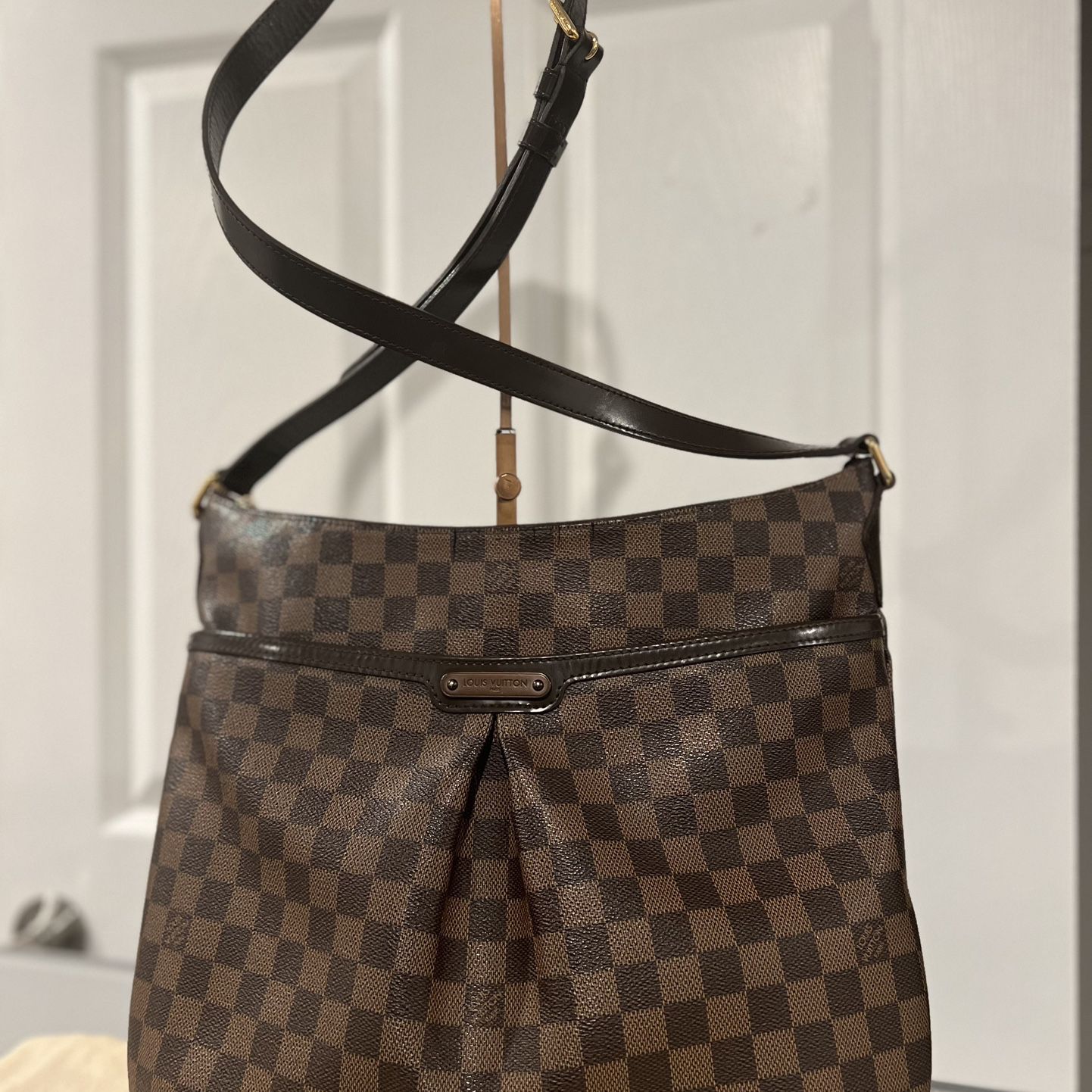 Louis Vuitton Vintage Shoulder Bag for Sale in Fullerton, CA - OfferUp