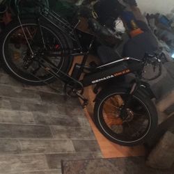 Brand New 2 Yr Warranty Only Black Senada Herald Pls Anywhere 850 OFF!!! 1,900.00 Online Price 30 mph+ 80 mile rng Hydraulic Disc Brakes & Full Lights