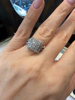 14K white gold natural diamonds beautiful ring with LOTS OF SPARKLING