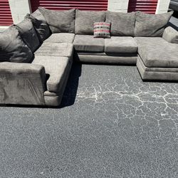 Sectional Couch 🔥
