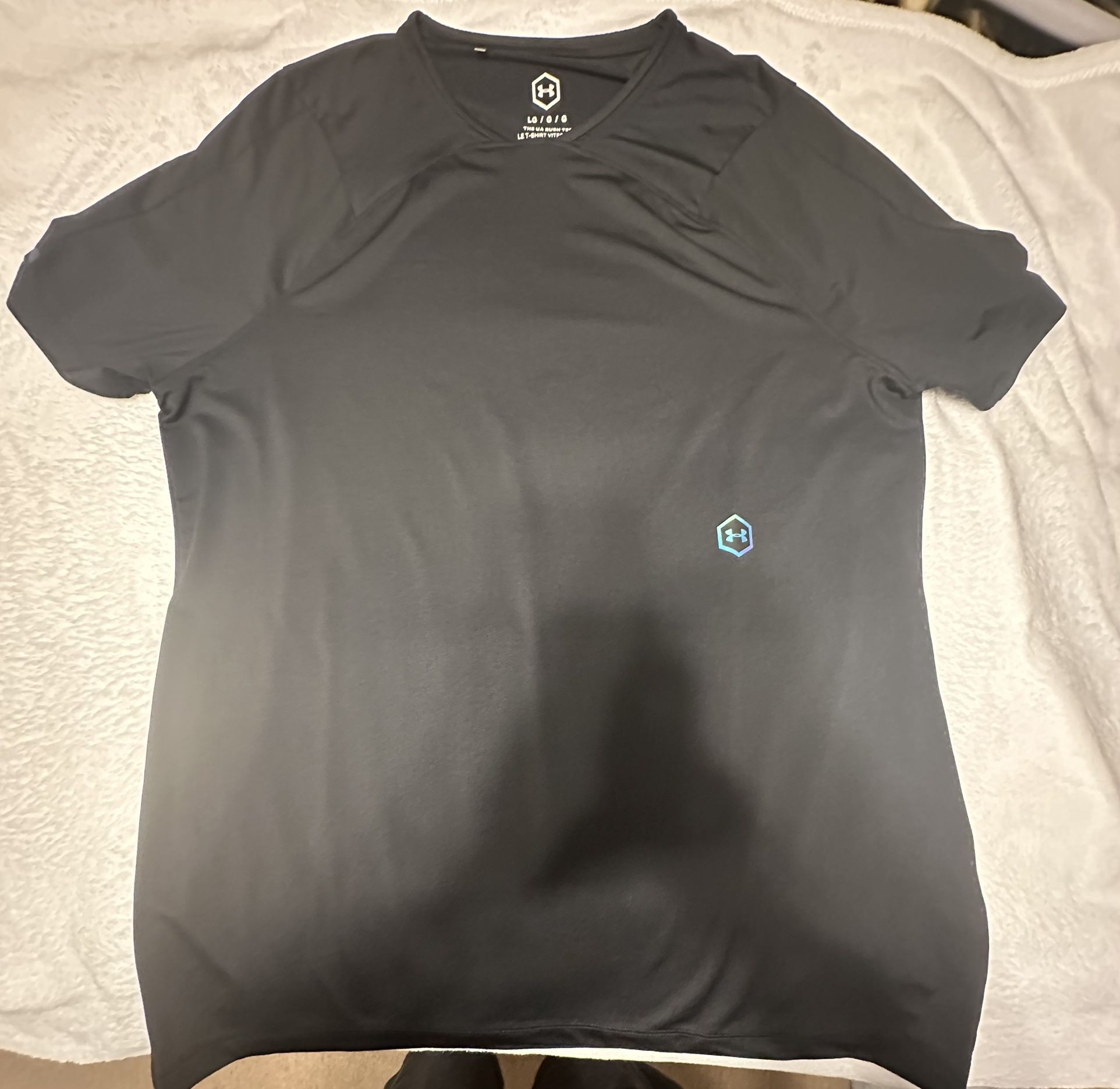 Under Armour DriFit Gray Men’s Shirt Size L