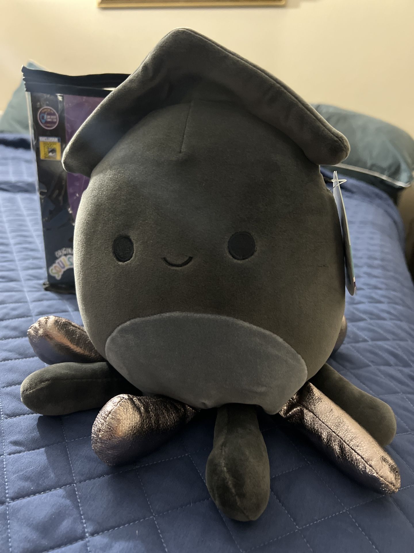 Stacy Squid Squishmallow SDCC Exclusive 2022 w/Jazwares Bag