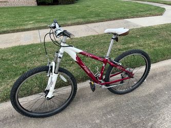 Trek Adult Lightweight Aluminum Frame 24-speed 26-inch Wheels Trek