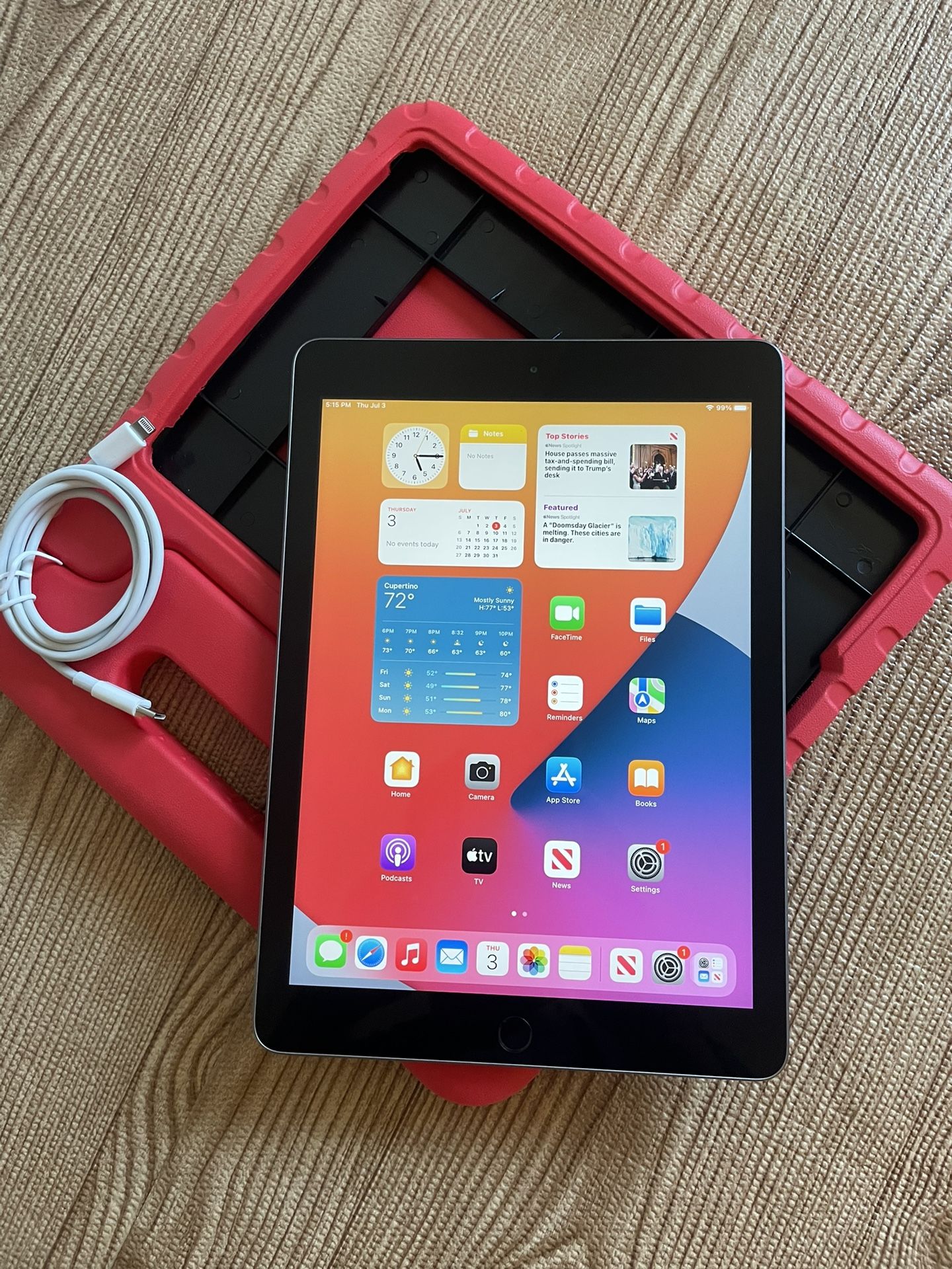 Apple iPad 5th Generation 128GB with kids protective case & Charger