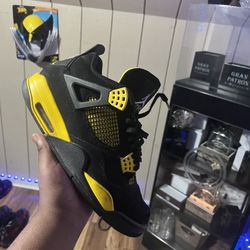  Jordan 4