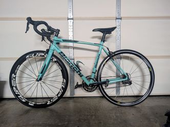 Clean Bianchi Via Nirone 7 Road Bike