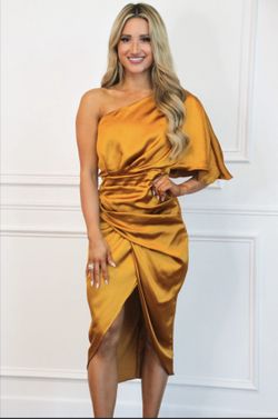 BACK TO YOU ONE SHOULDER MIDI DRESS: MUSTARD Regular price