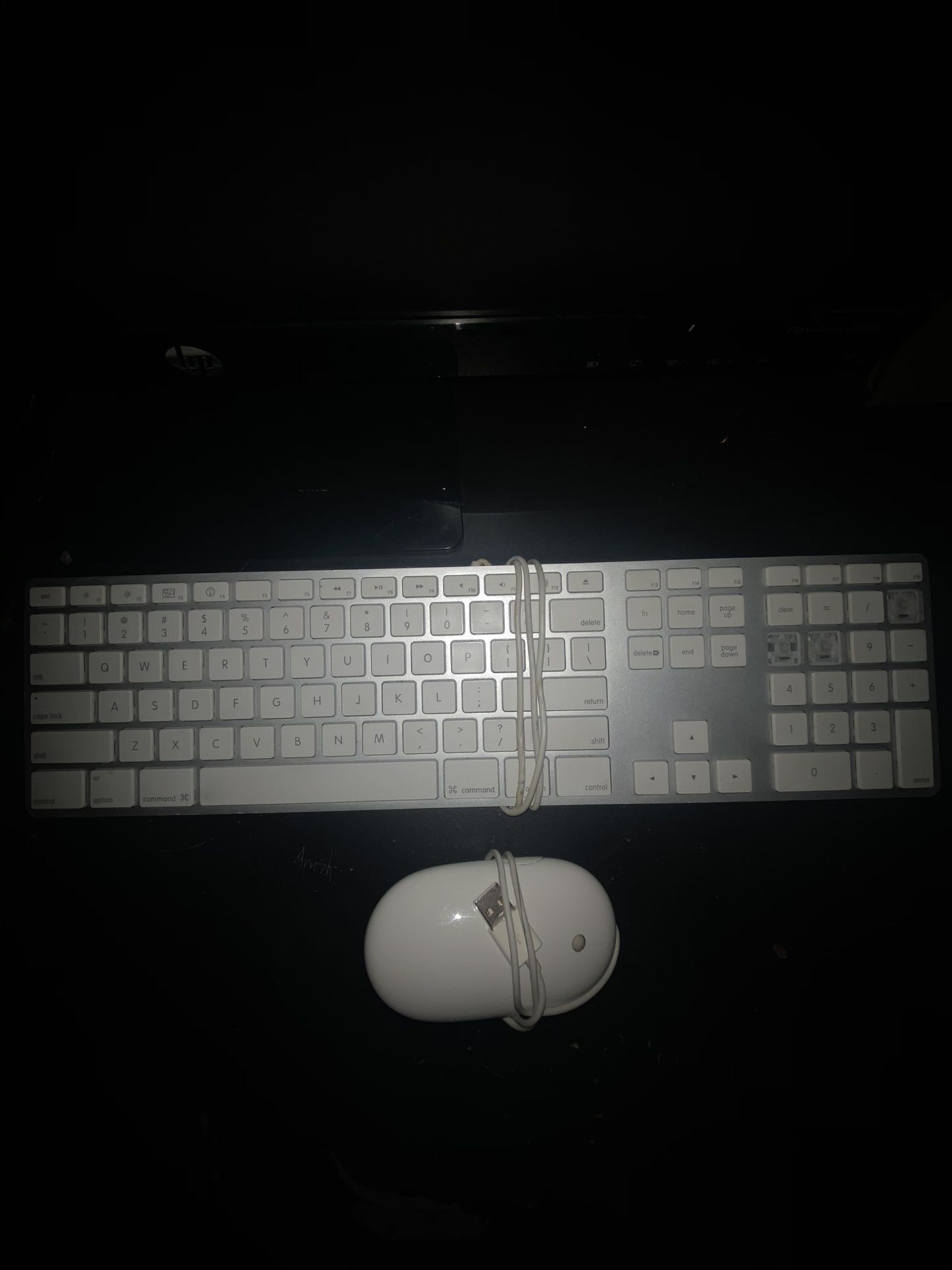 Apple Keyboard n Mouse Bundle !!