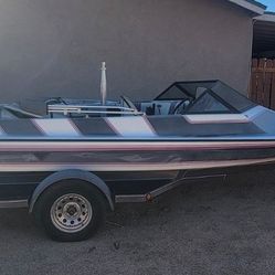 1989 Ski Centurion Boat.
Evinrude E225TLCED 225hp outboard