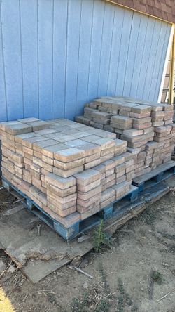 200 ft.² of driveway Pavers