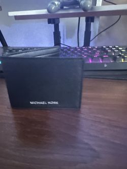 Micheal kors ( MINI wallet )