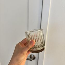 Ribbed tealight candle holder