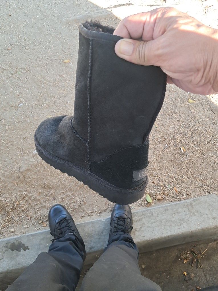 Ugg