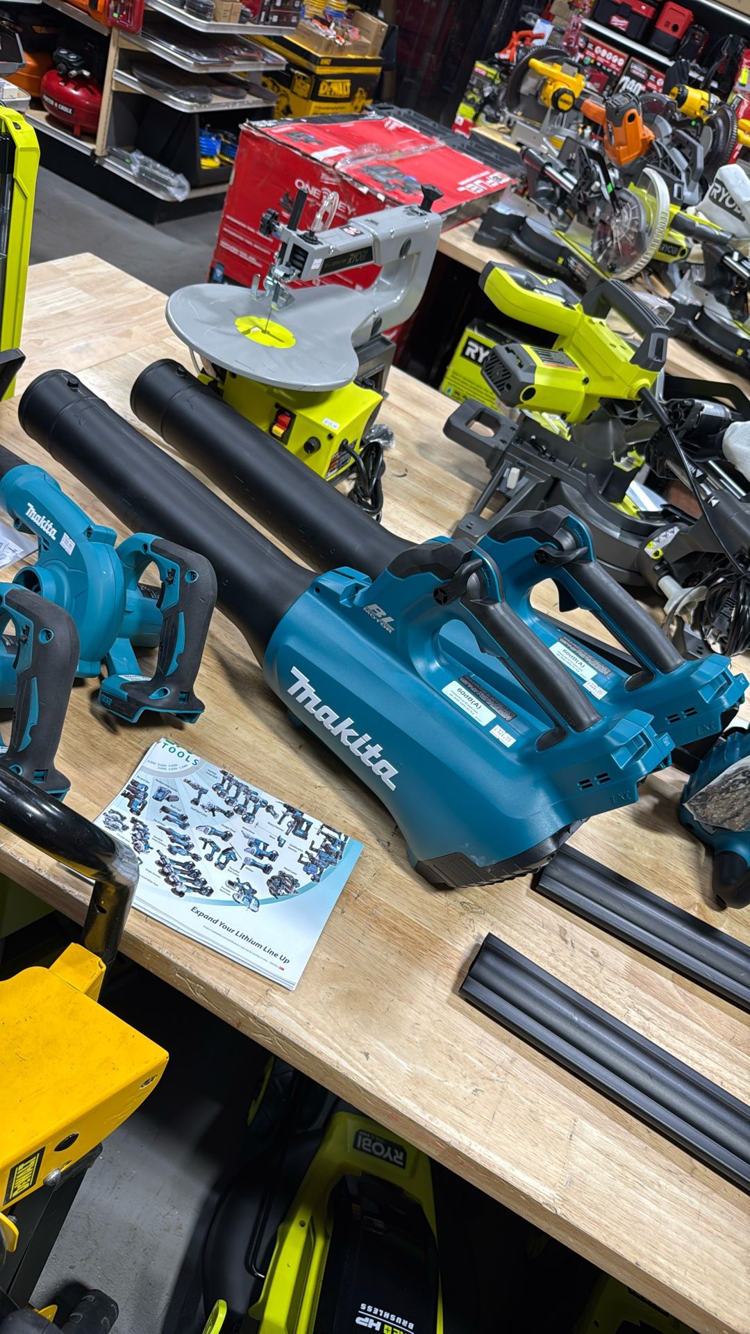Makita Cordless 18v Brushless Leaf Blower (Tool Only)