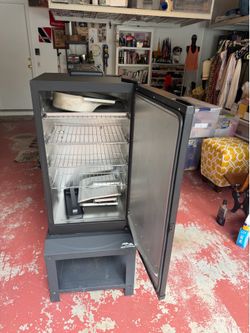 Master built 40” Digital Electric Smoker