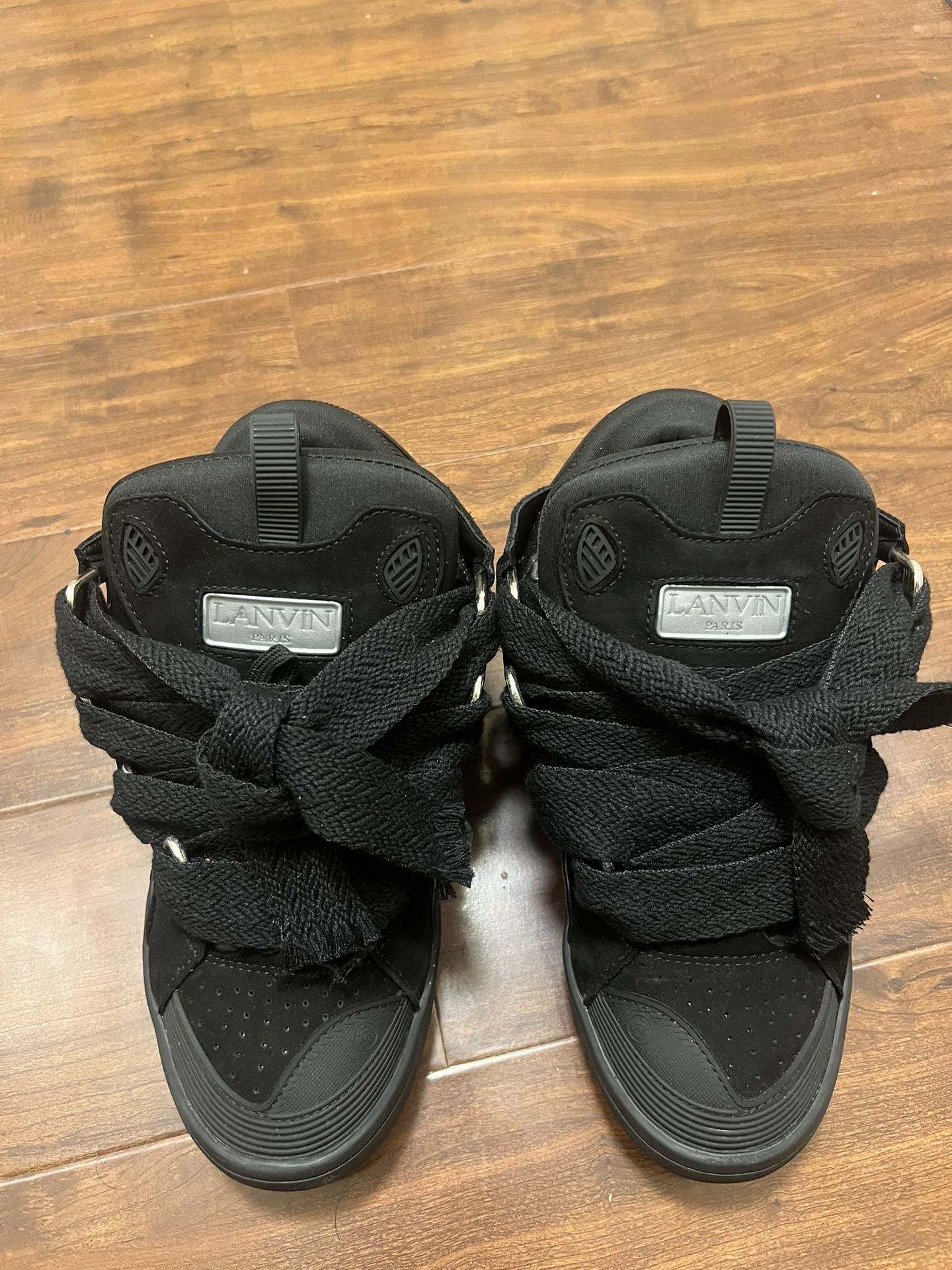 All Black Lavin Curb