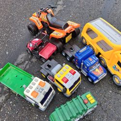 Storage Cleaning Items For Sale As A Lot 