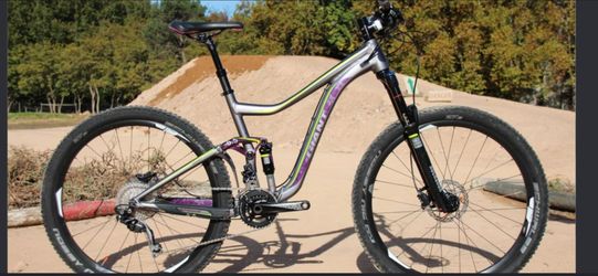 Giant intrigue women's mountain bike